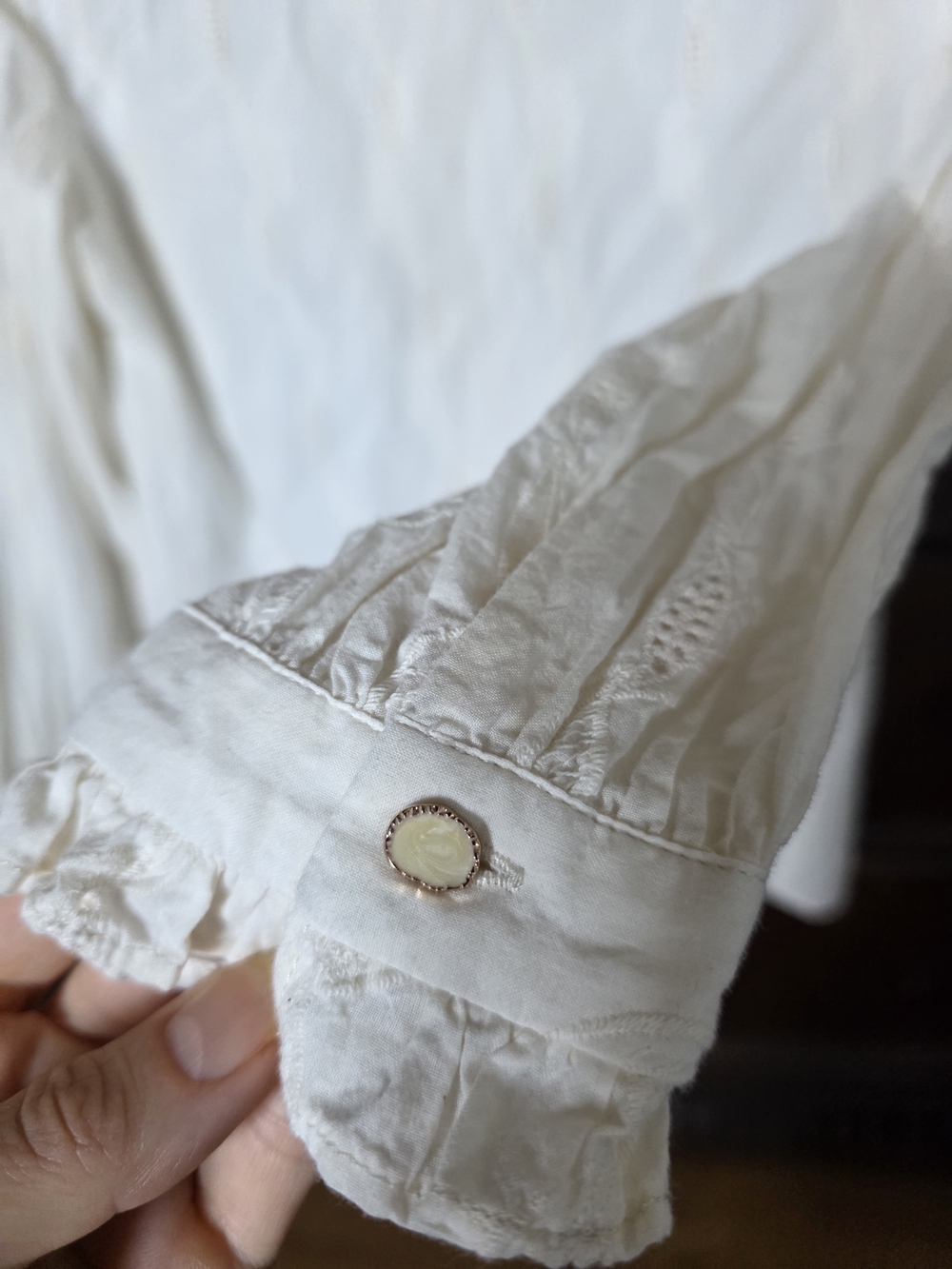 Simple Retro Ruffled Button-Up Shirt - Picture 3 of 12